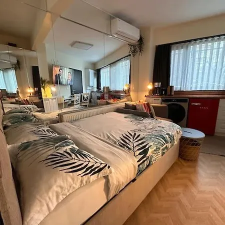 Апартаменты Beautiful,tiny In The Heart Of Nisantasi Стамбул