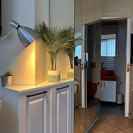 Beautiful,tiny In The Heart Of Nisantasi Apartment *